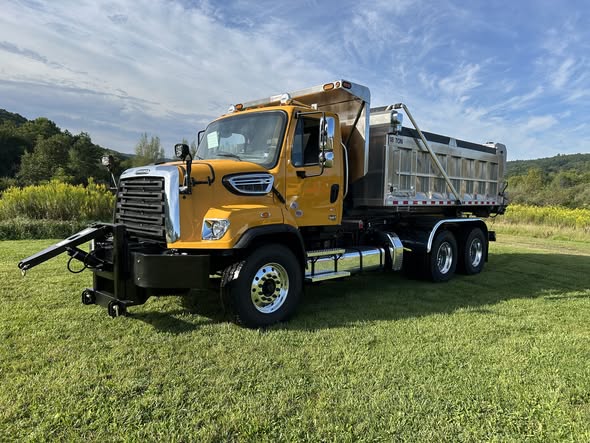 SwapLoader SL-400 hooklift system on a municipal truck headed to a Central Pennsylvania township